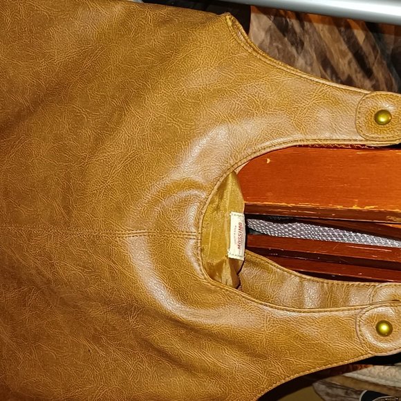 Mossimo - Picture 3 of 3